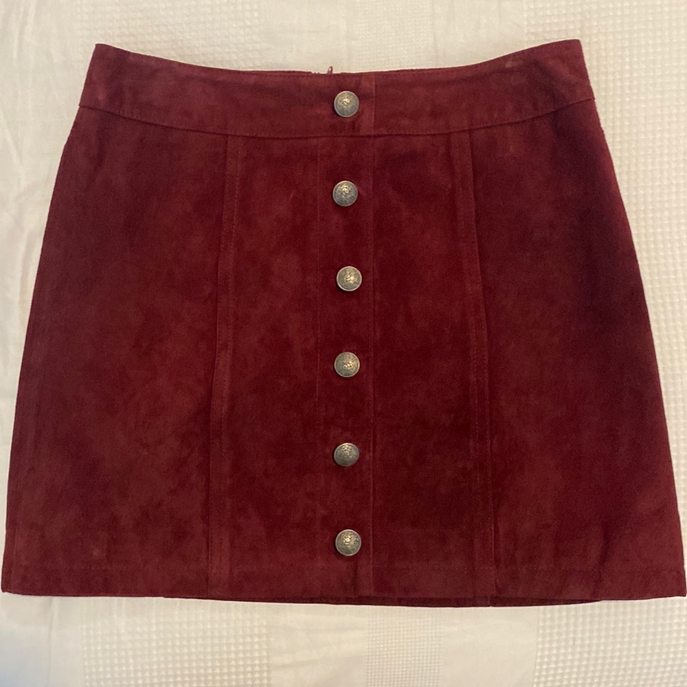 Gianni Bini Burgundy faux suede
Skirt X-Small